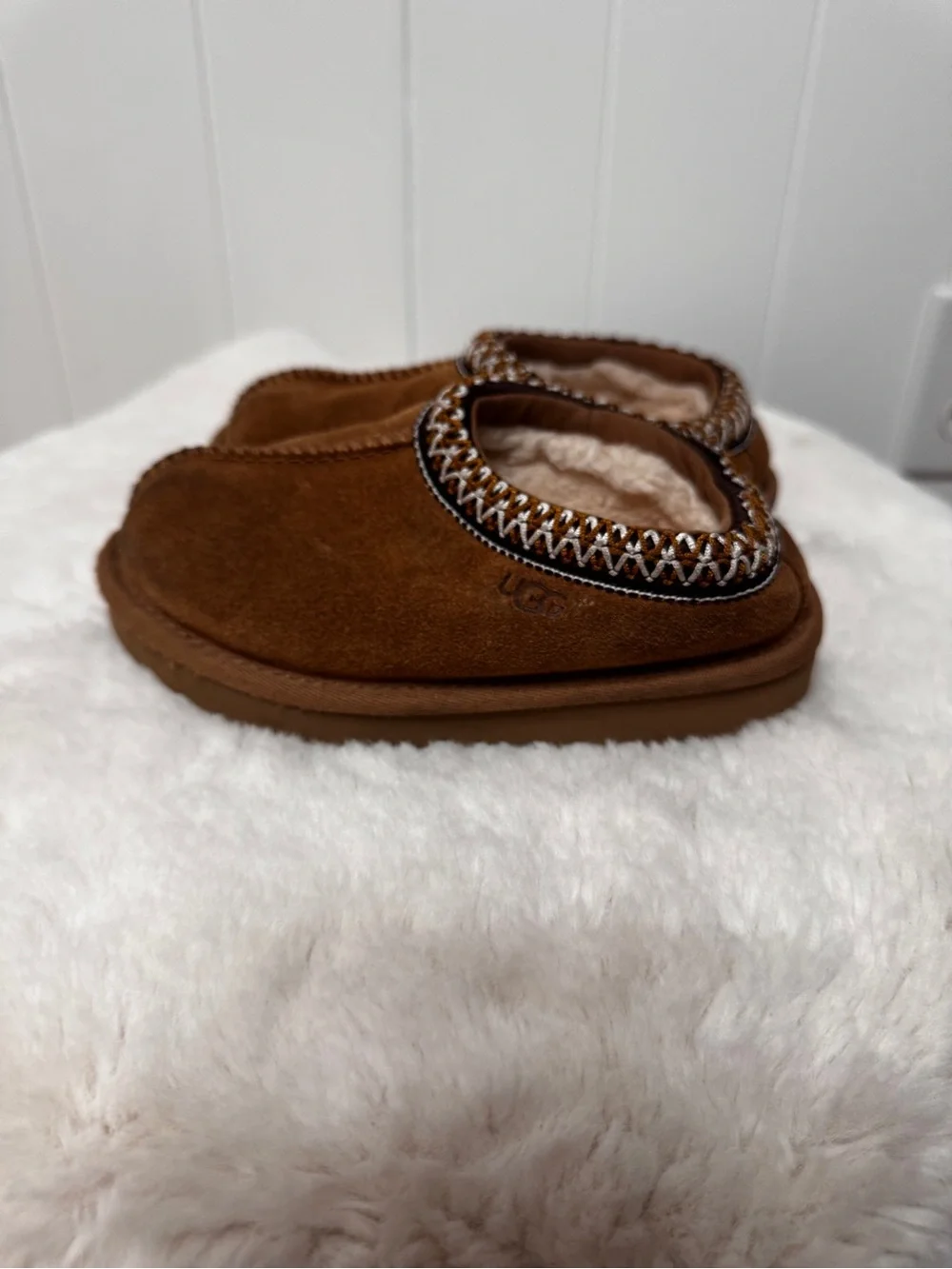 UGG Kids Brown Suede Shearling Slip-On Slippers